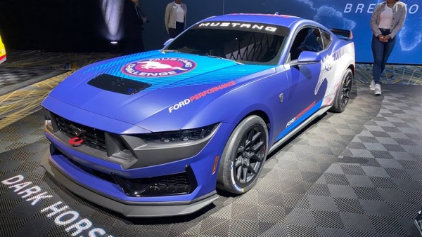 2023北美车展：Mustang Dark Horse R