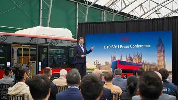 售价40万英镑 比亚迪双层巴士BD11首发